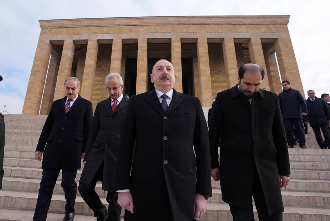 Azerbaycan Cumhurbaşkanı Aliyev Anıtkabir'de 18